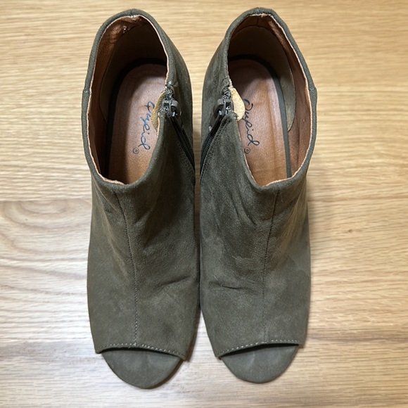 Qupid Green Open Toe Faux Suede Ankle Boots - Picture 7 of 11